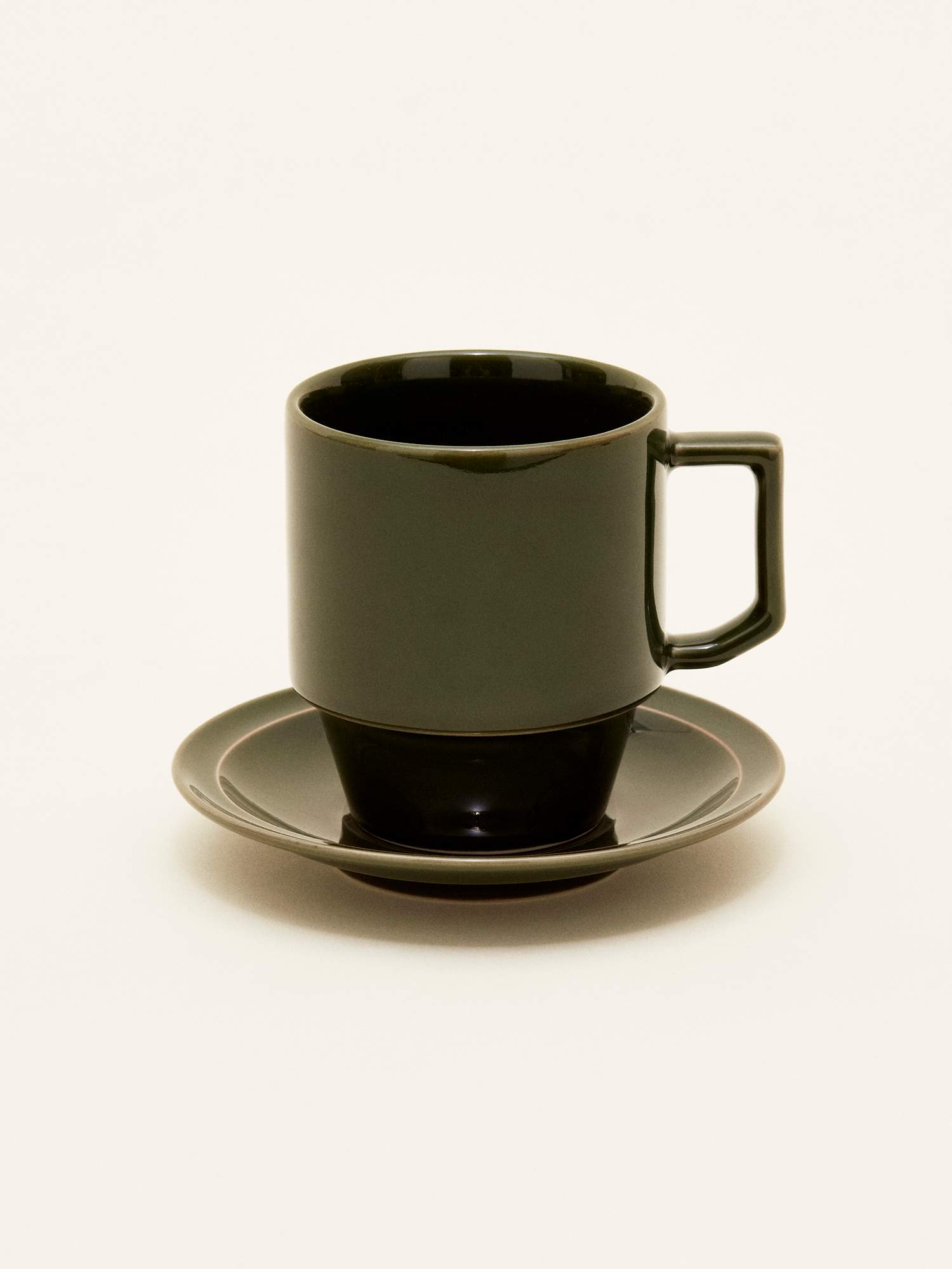 hasamiyaki-cup-with-saucer-large-002.jpg