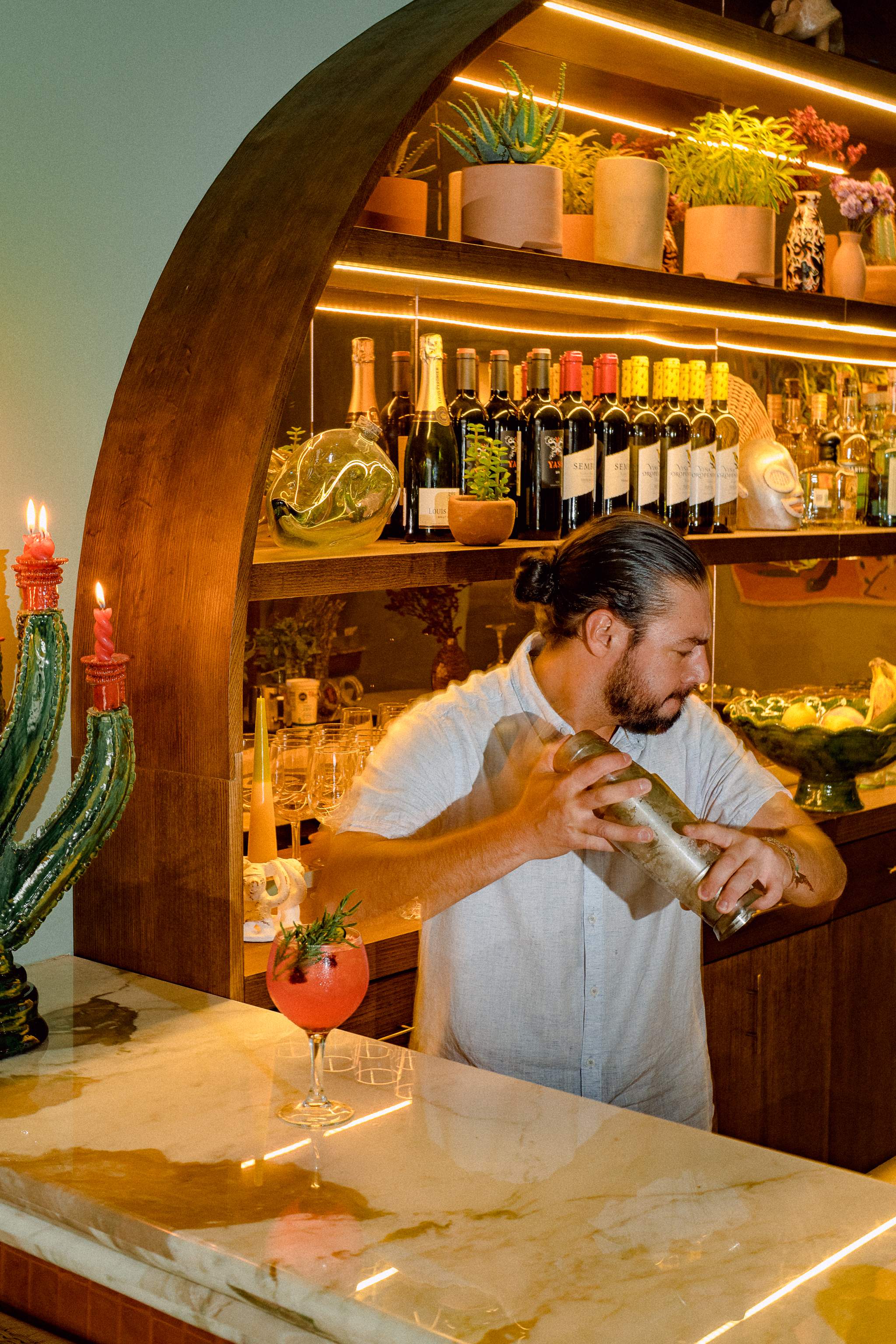 hotel-san-fernando-lobby-bar-x-details-3-bartender-by-chad-wadsworth.jpg