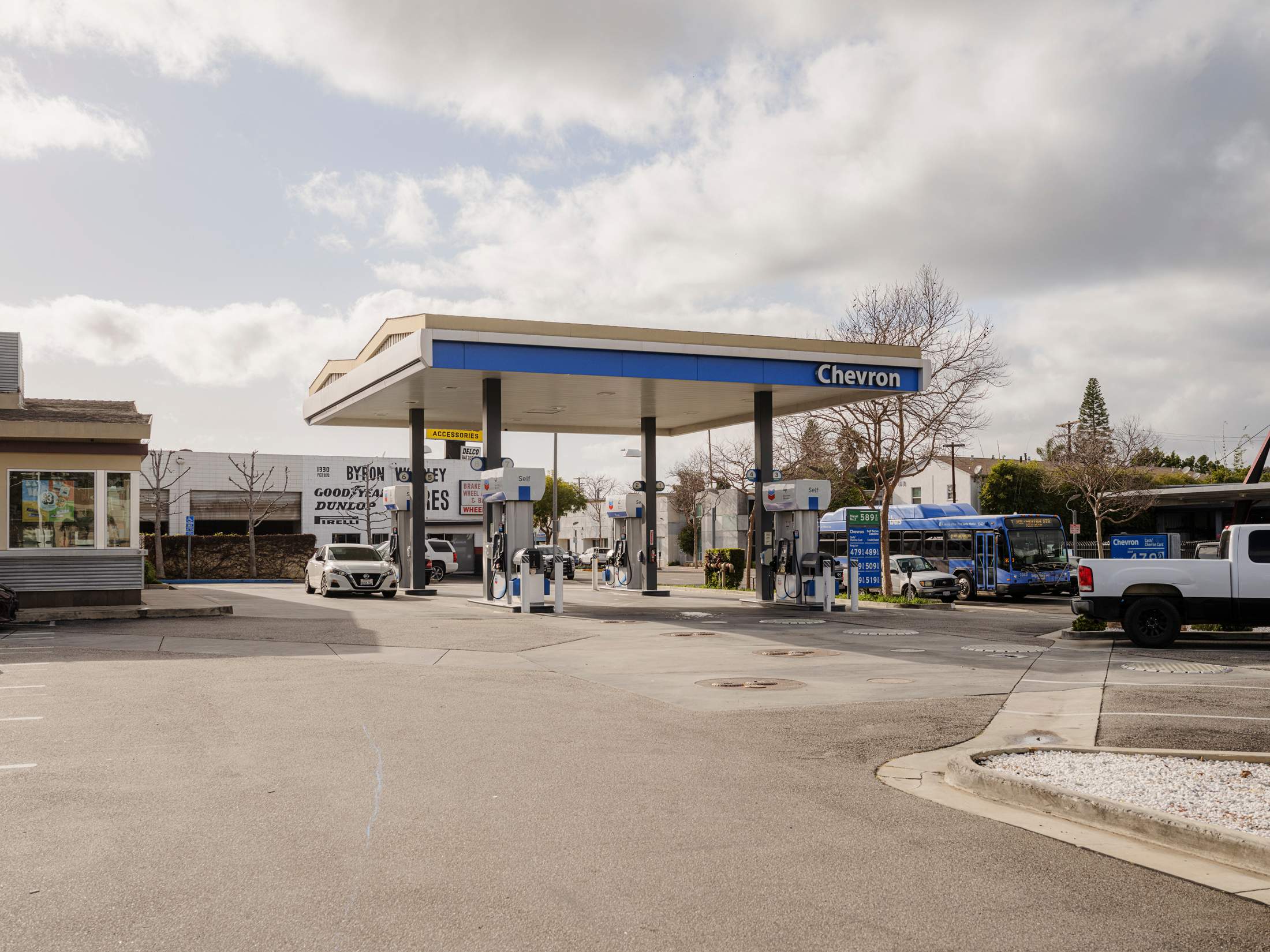 ms-monocle-gas-stations-230116-306.jpg
