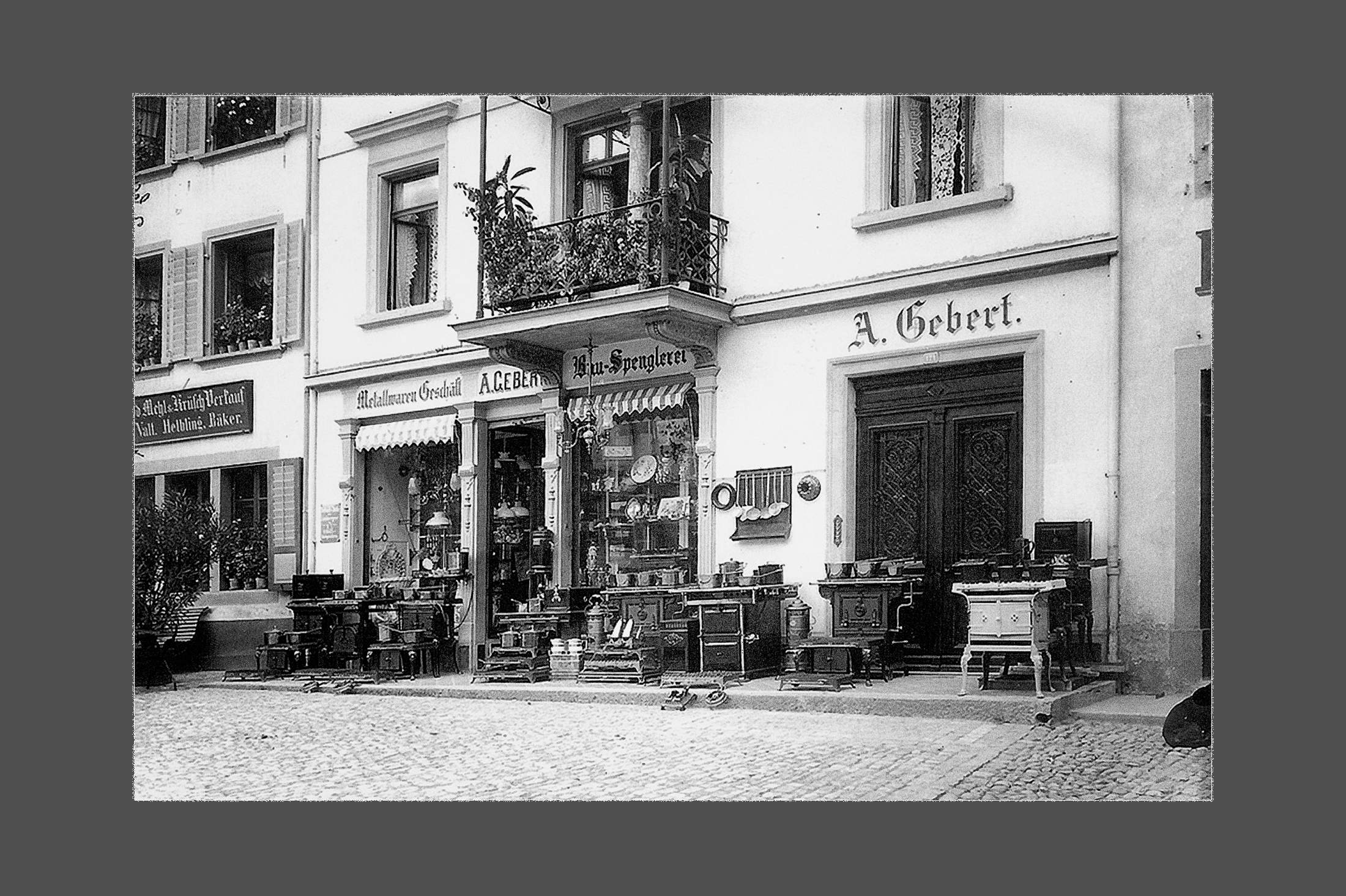 undefined_haus-pho-nix-display_rapperswil-ch_original.jpg
