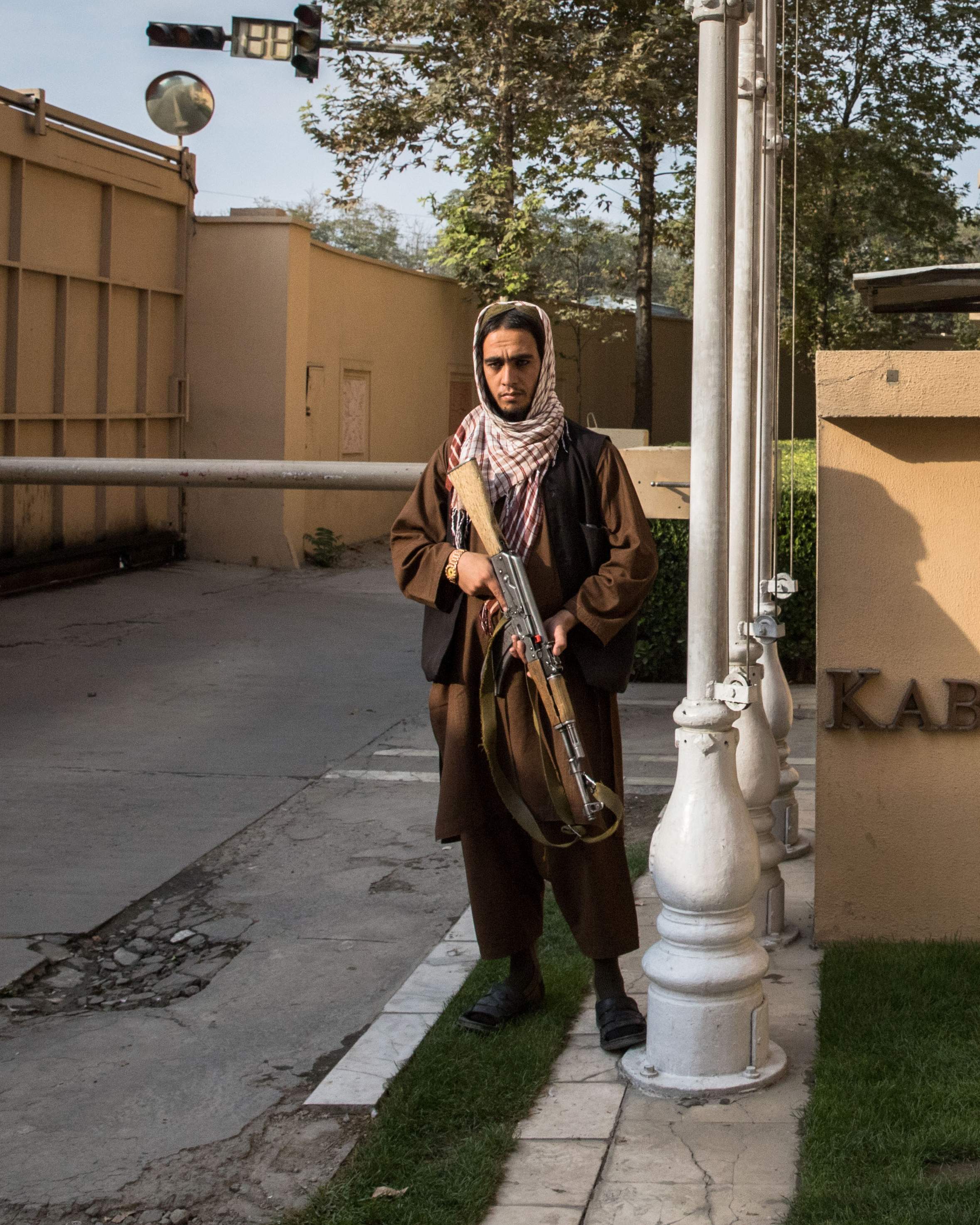 taliban-guarding-hotel-serena-1.cropjpg.jpg