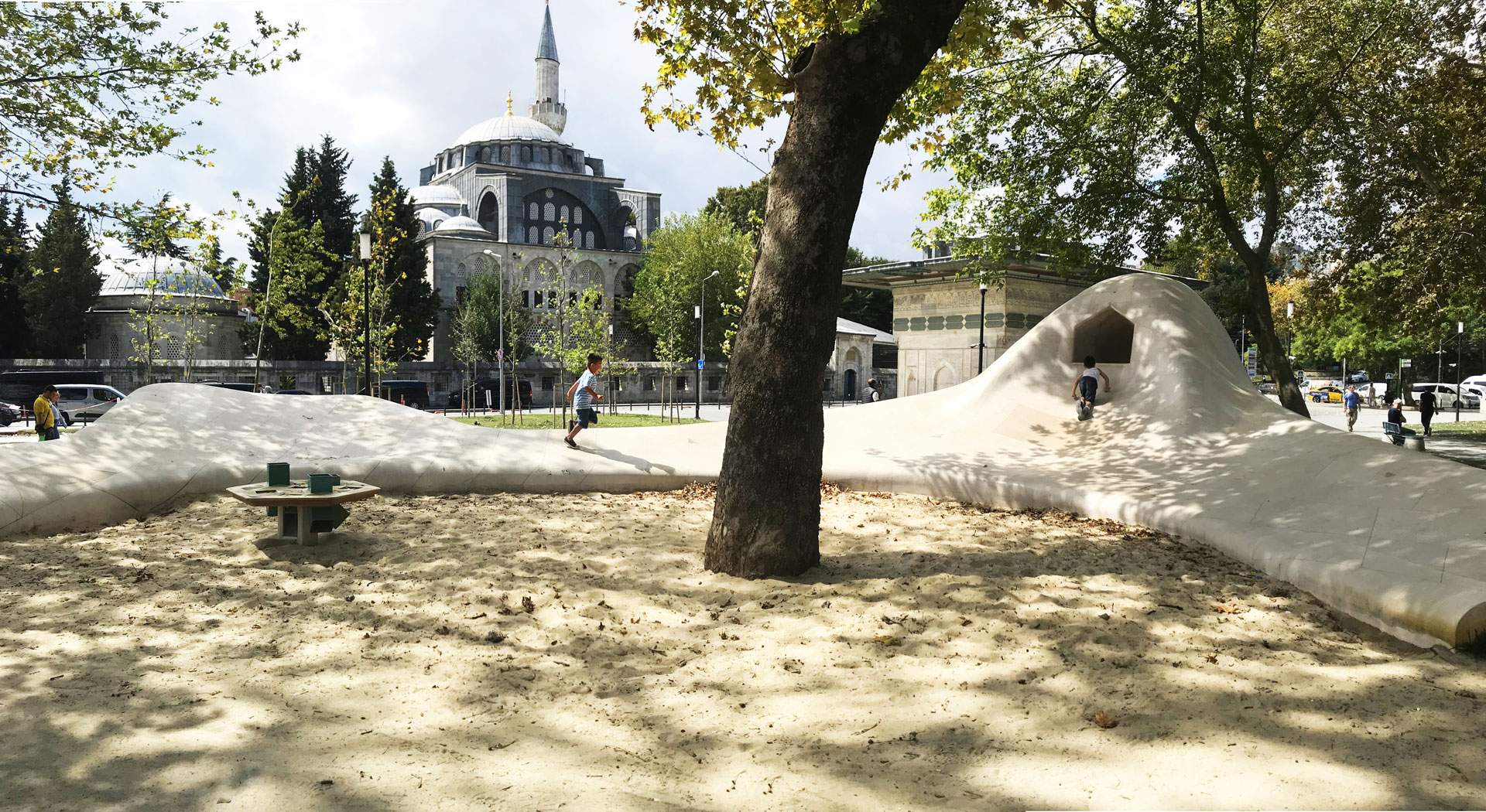 v2-04-c-carve_tophane-park-playground_panorama_ph.-susanna-vissani.jpg