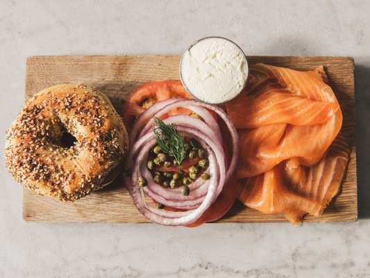The classic: smoked salmon, cream cheese and an ‘everything bagel’