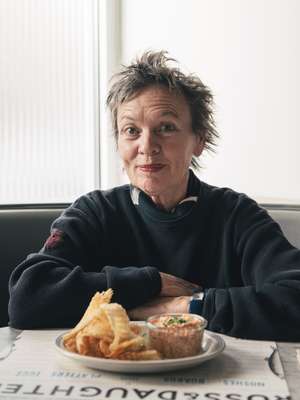 Laurie Anderson preparing to tuck in