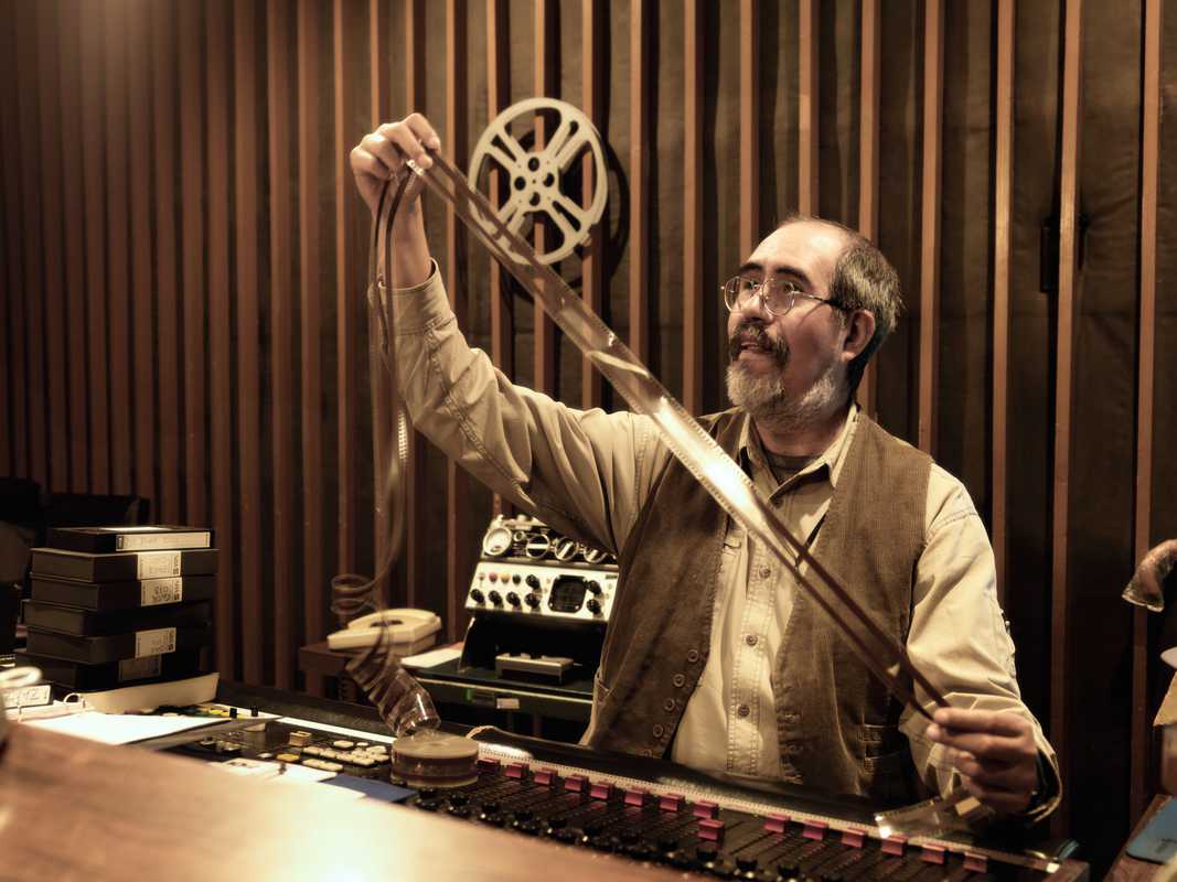 Emilio Hernández recovering and digitalising Mexican film sound archives at Estudios Churubusco, a film studio that has been operating since the 1940s 