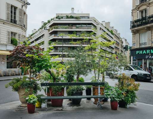 Pots on Rue d’Assas