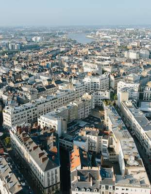 The city Nantes is marked by its rivers