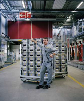 Worker at the Härkingen sorting office  