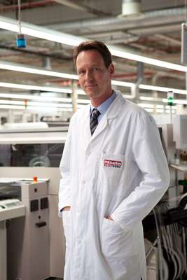 Dr Rüdiger Hellenkamp in electronics