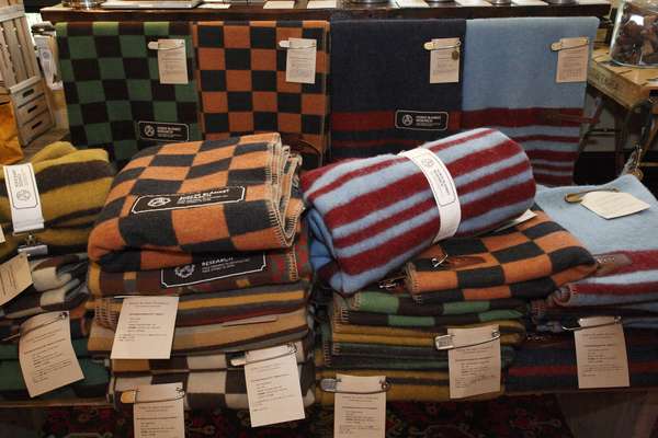 Horse Blanket Research - Soft wool and cotton blankets for humans, made in Japan.