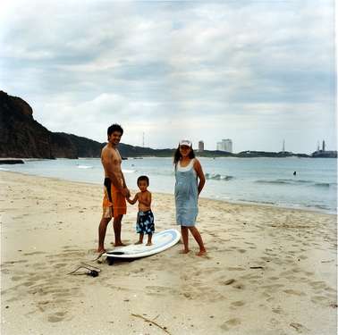 Sawada family from Tanegashima go surfing