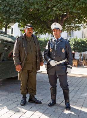 Policeman and member of national guard outside Interior Ministry