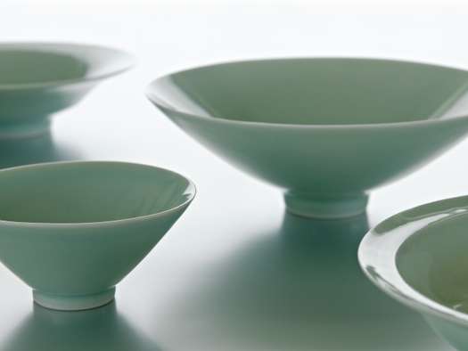 Porcelain bowls from Jingdezhen for Muji