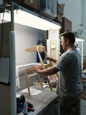 Hans J Wegner’s CH33 chair being produced
