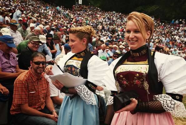 Classic dirndl action