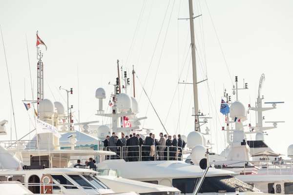 Early evening boat party