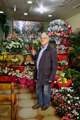 George Hanna, Les Trois Fleurs owner