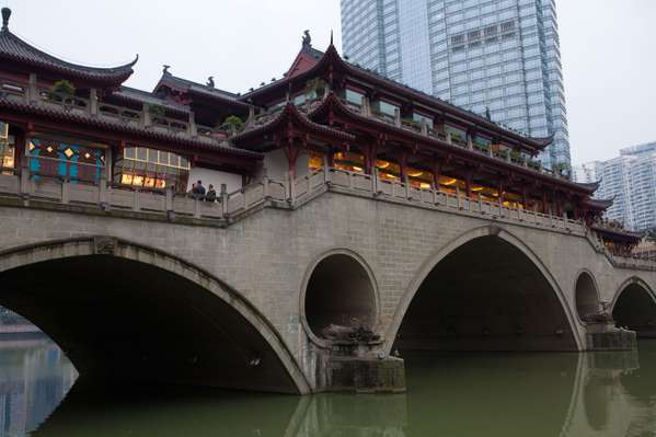 Temple seen from the Jin river 