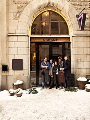 Jonas Findell, Minna Gunner, Ulrika Halvardsson, barista Johan Ahlgren and Susanne Beskow in front of the store