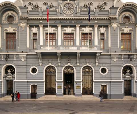 Headquarters of the Chilean Navy, Plaza Sotomayor