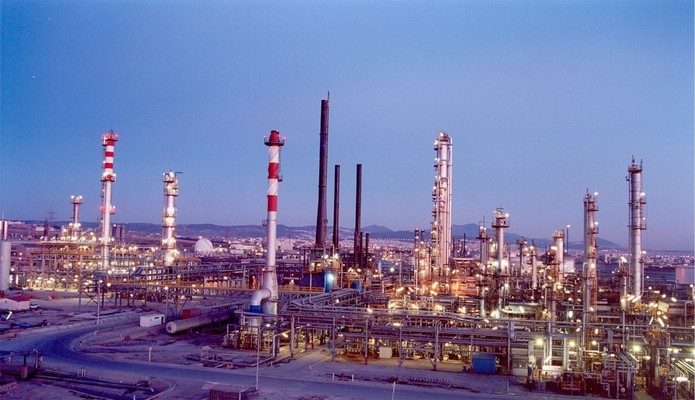 Hellenic Petroleum’s oil refinery in the port