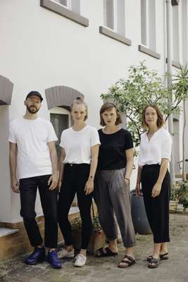 Voss with his team (l-r): Lisa Petersen, Ondine Pannet and Lisa Pflästerer 