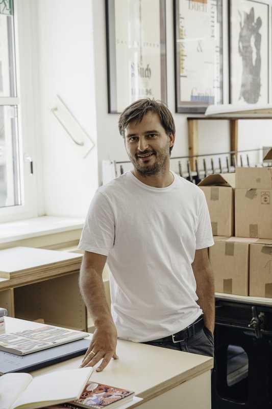 Johannes Oestringer runs HGB’s printing workshops