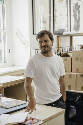 Johannes Oestringer runs HGB’s printing workshops