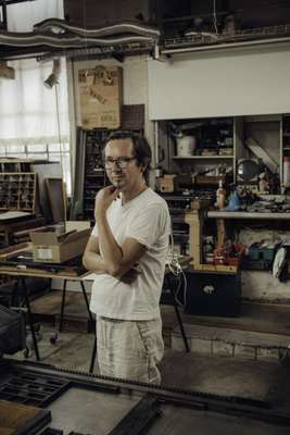 Printer Thomas Siemon in his workshop