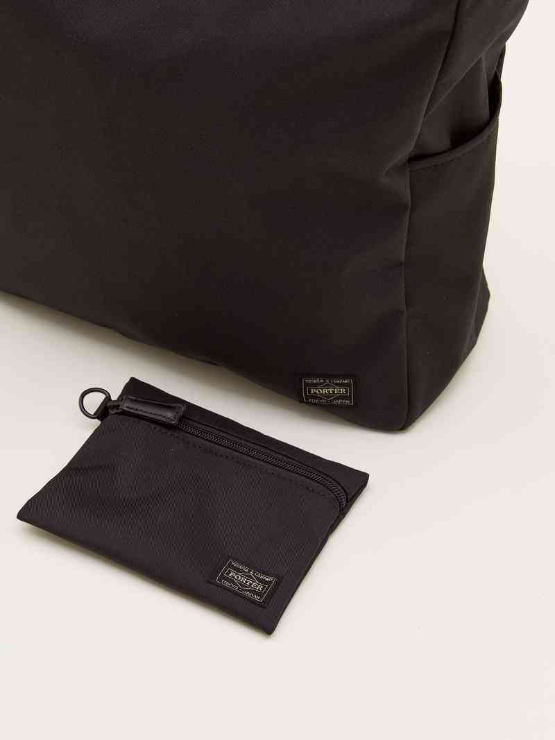 zip pouch close up from the tote bag porter x monocle