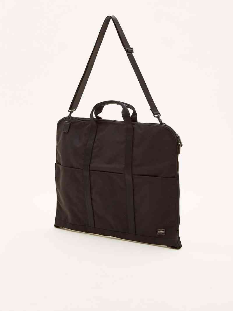 Travel Suit Porter x Monocle bag in Black easy for travellers and perfect for your jackets and suits