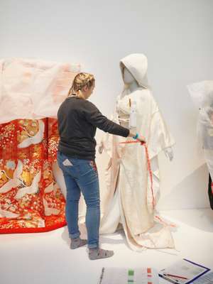 Measuring a bridal kimono