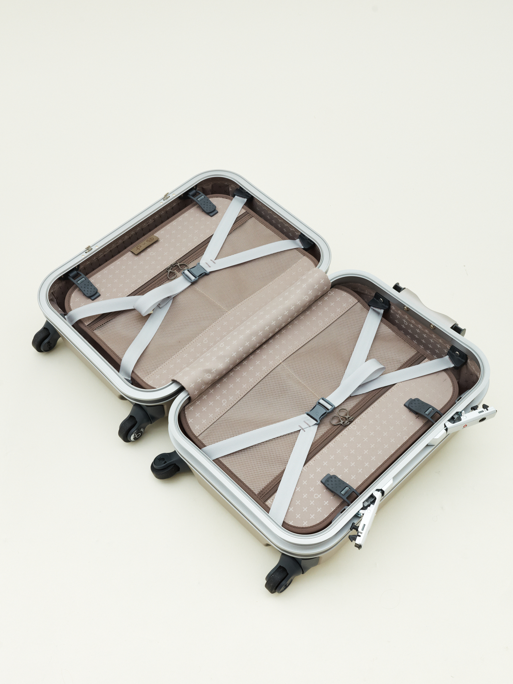 Equinox Light U Carry-on suitcase 34 L - Proteca - Bags - Shop | Monocle