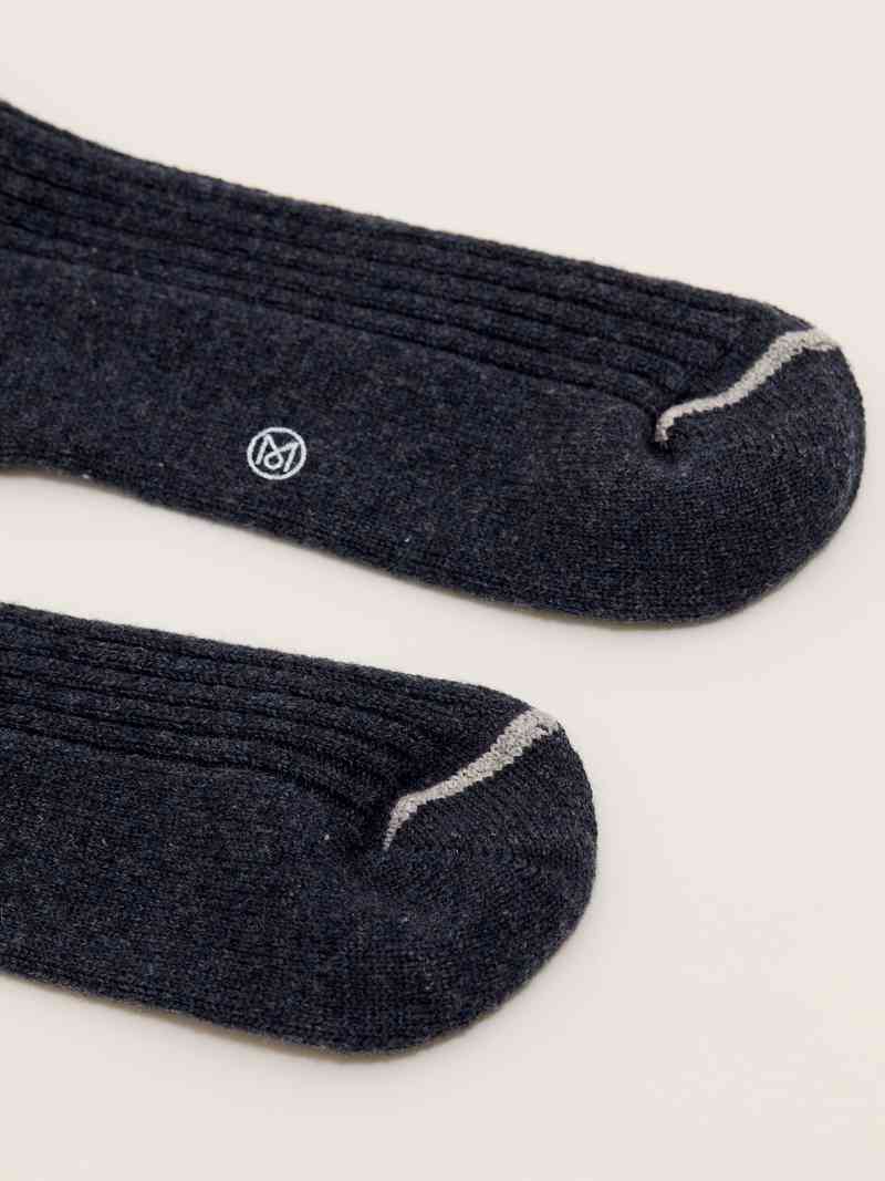 Ribbed wool socks