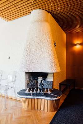 Corner fireplace 