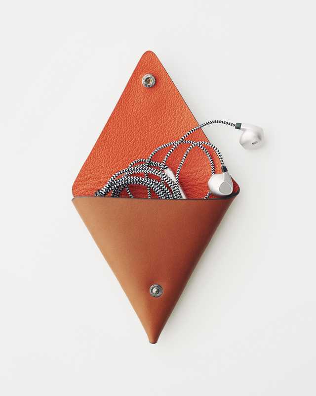 Earphones and earphone case by Piquadro