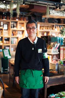Floor manager Hiroshi Mizoguchi