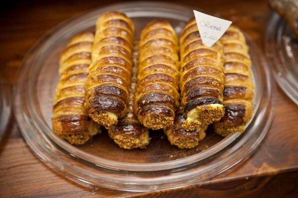 Cannoli pastries