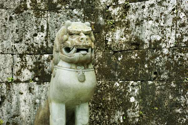 Shisa (Okinawan lion statues used as talisman against evil) at Kankai gate
