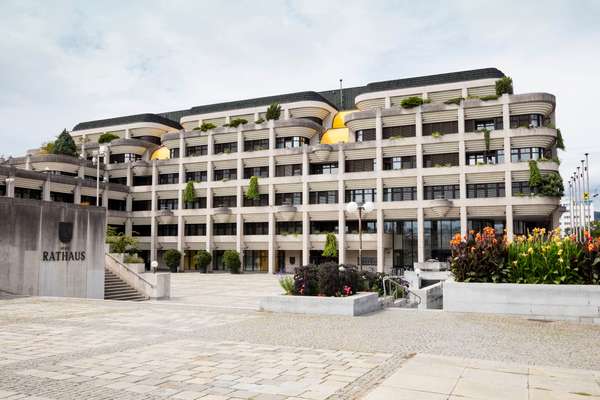 New city hall: some rare  good taste from the 1980s