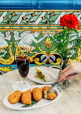 ‘Vermú’ and ‘croquetas’ at Casa Macareno