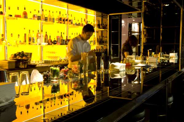 Bar in Rojo y Blanca dining room