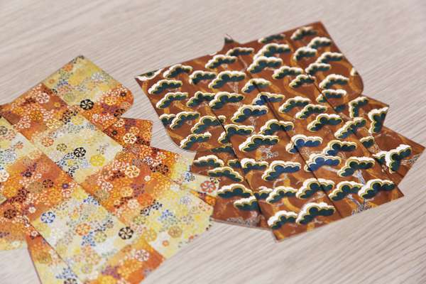 Kimono-shaped postcards 
