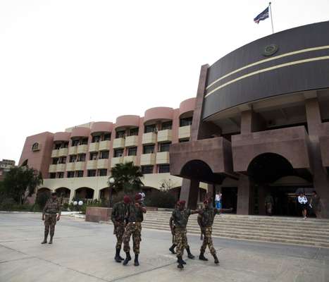 Troops outside the Government Palace