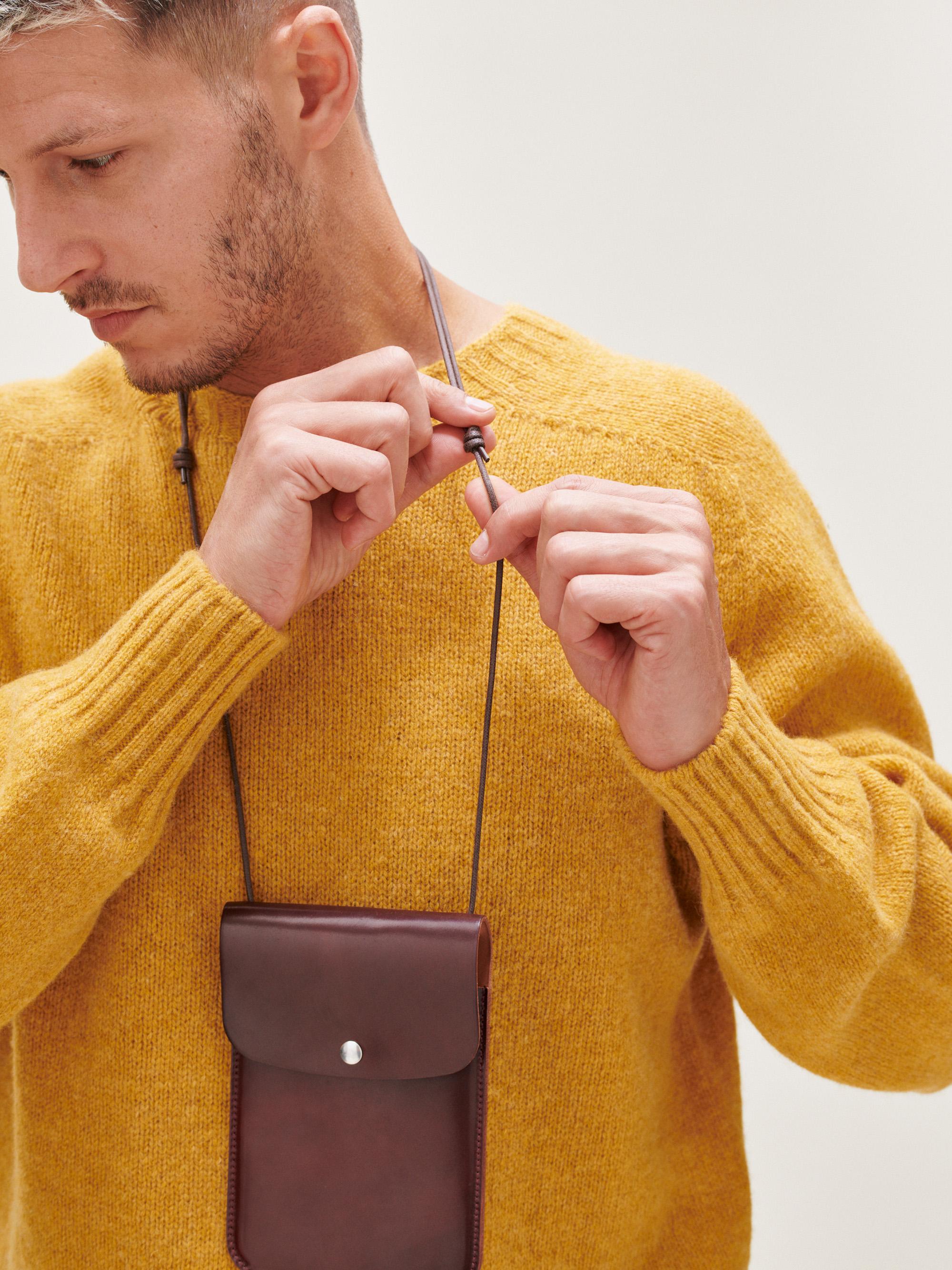 Neck pouch Laperruque Bags Shop Monocle