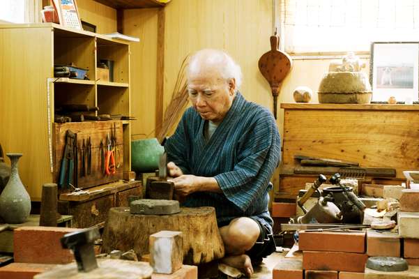 Ryukyu traditional goldsmith, Kenjiro Matayoshi