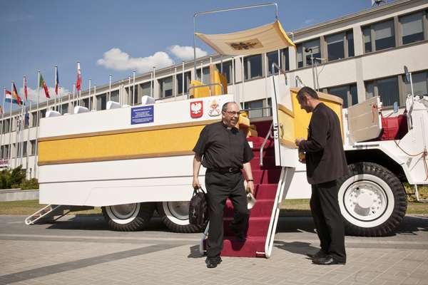 Replica of Pope John Paul II’s ‘Popemobile’