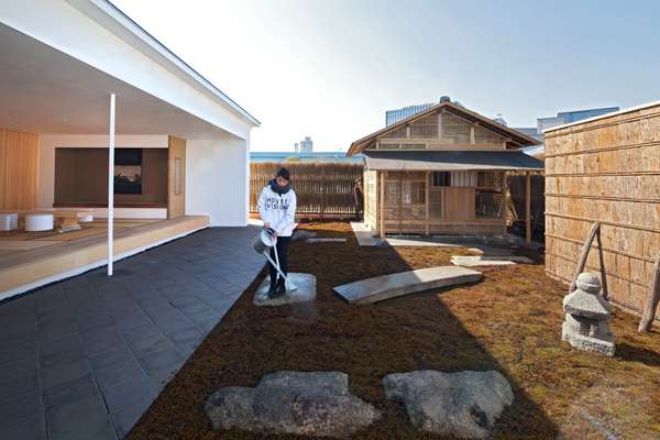 Photographer Hiroshi Sugimoto and Sumitomo Forestry’s home, garden and teahouse 