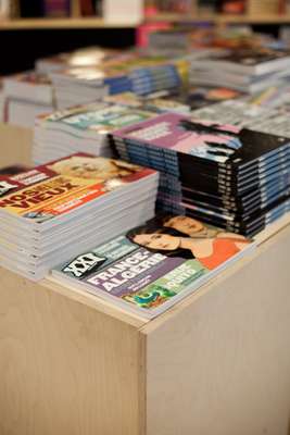 Magazines on display 