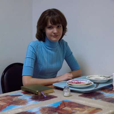 Dasha Zhdanova, producer, at lunch